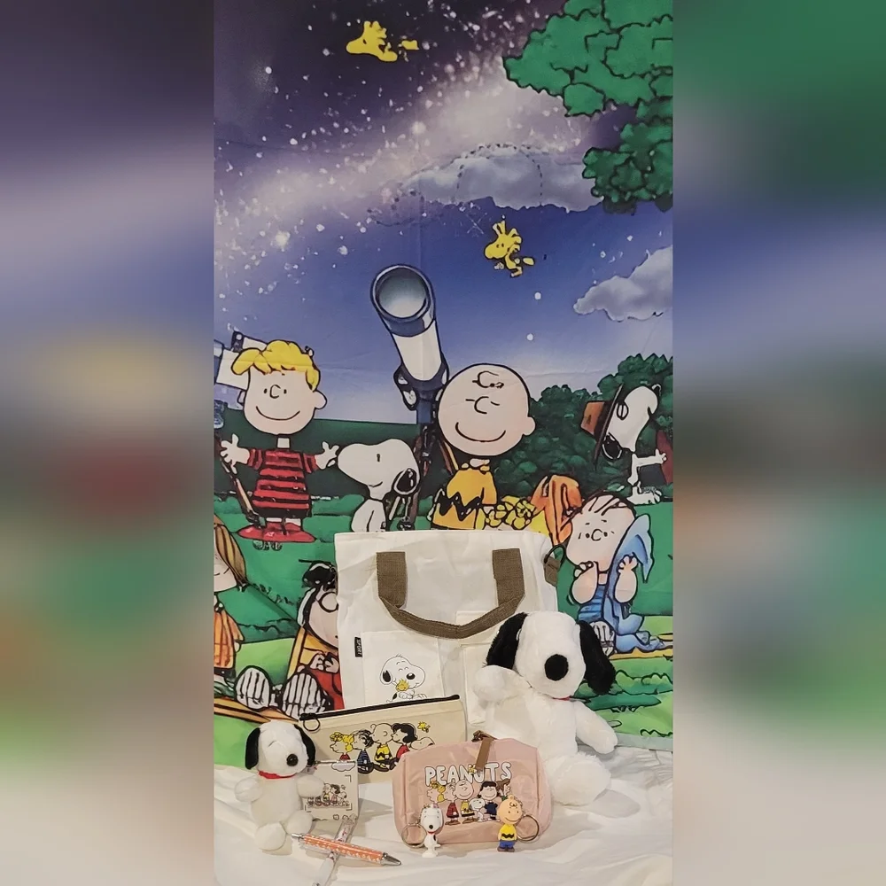 NIB Peanuts 6ftx8ft Tapestry Huge and Beautiful Vivid Colors - Picture 1 of 1